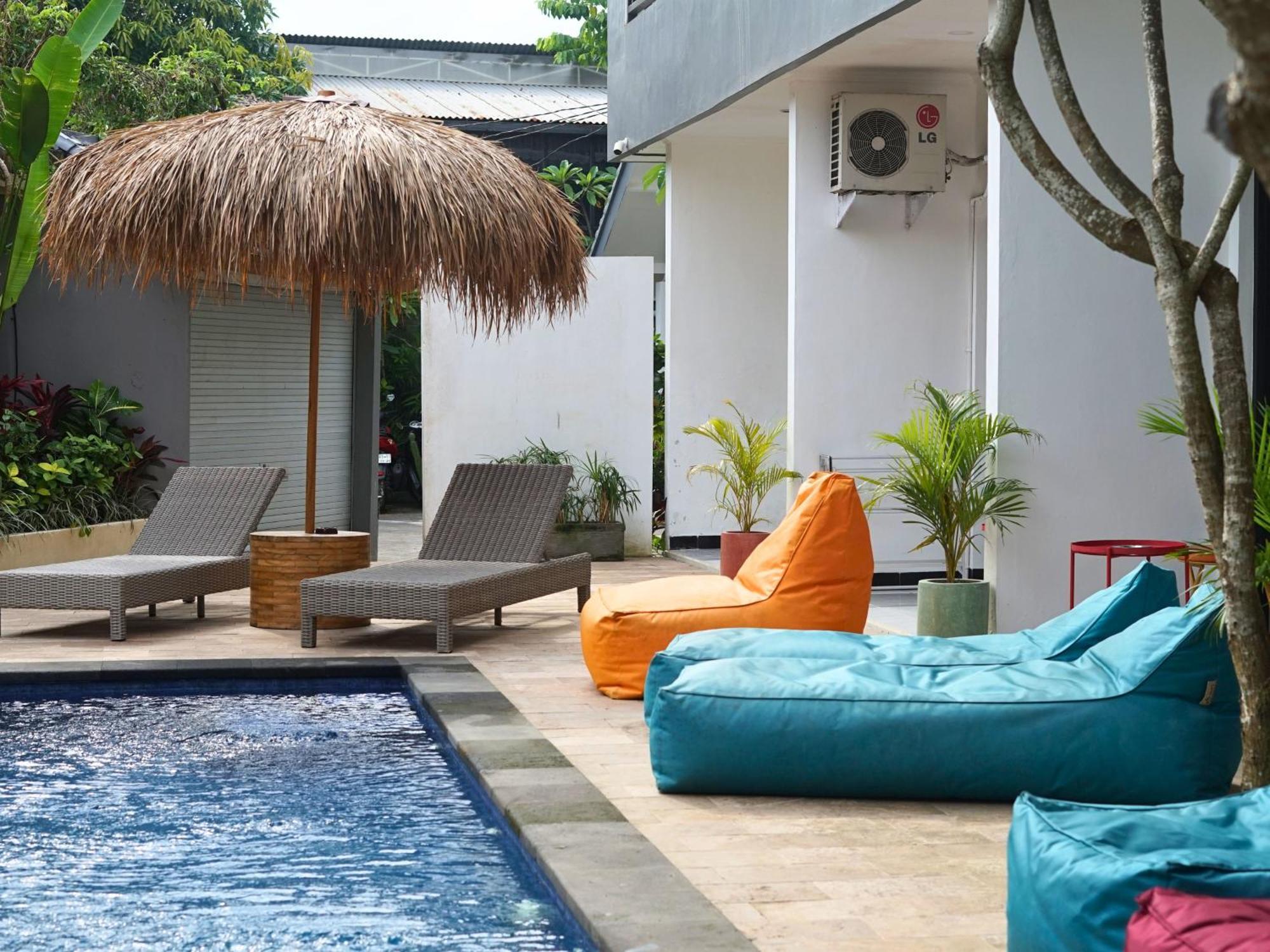 Summer Of Surf Hostel Uluwatu Унгасан Экстерьер фото