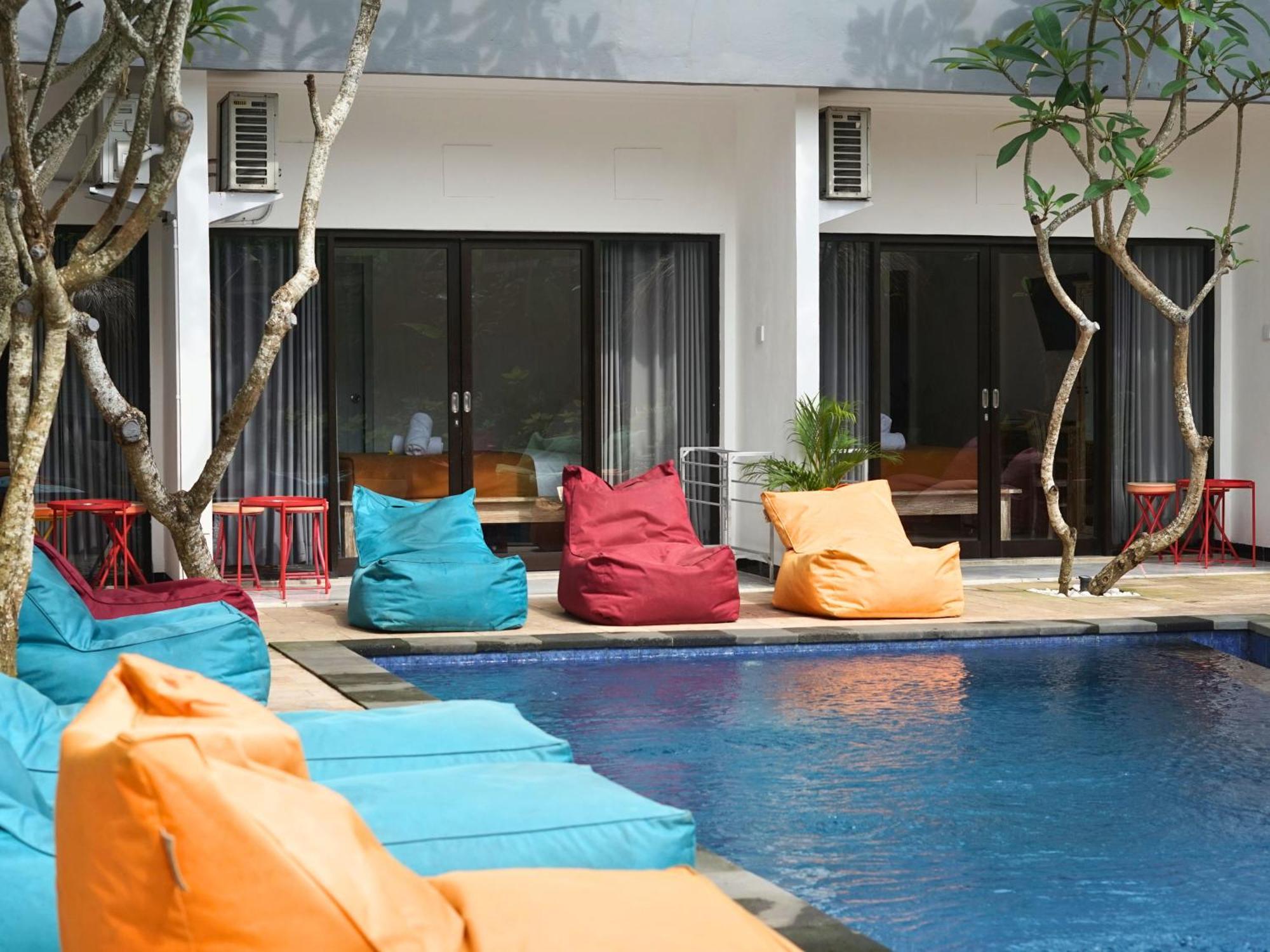 Summer Of Surf Hostel Uluwatu Унгасан Экстерьер фото